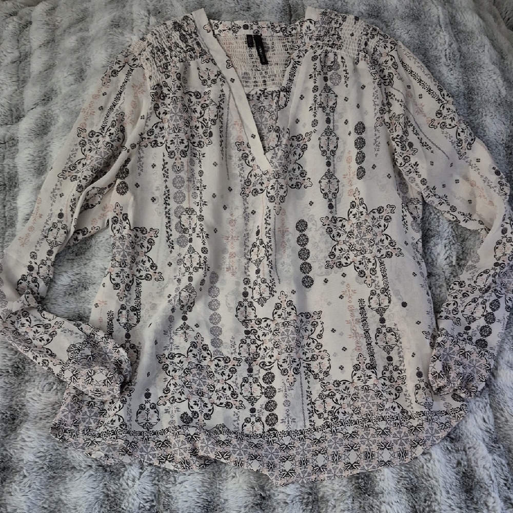 Maurices 🖤  Cream Long Sleeve Sheer Blouse (486)